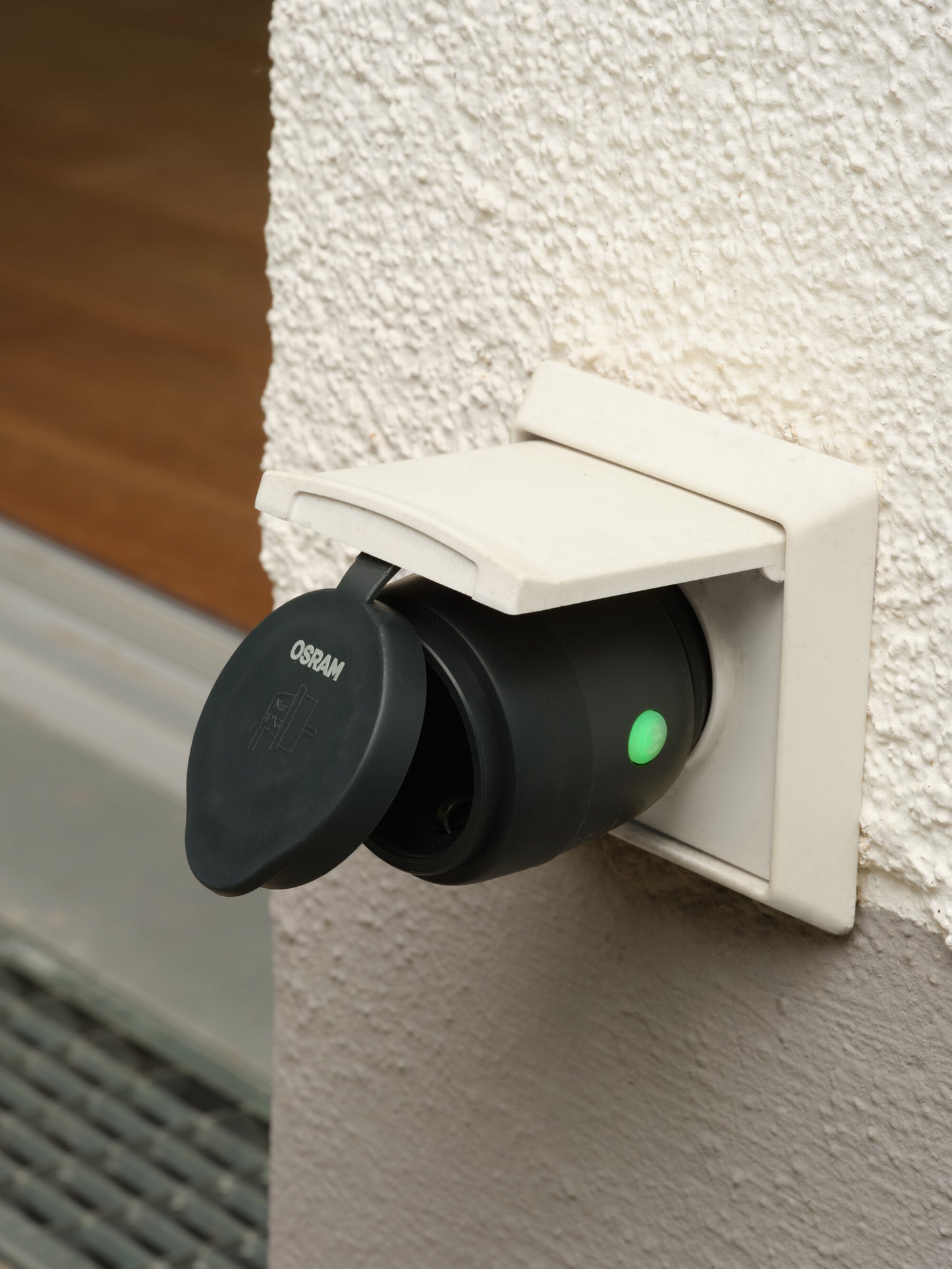 OSRAM SMART+ ZIGBEE Utomhusuttag Svart